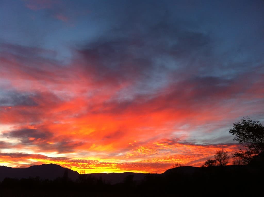 Ciel rouge au soleil couchant