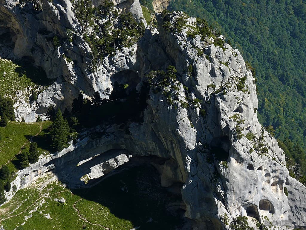 La Tour Percée