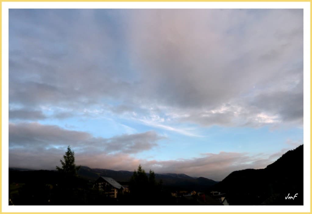 les nuages reviennent dans l'après midi