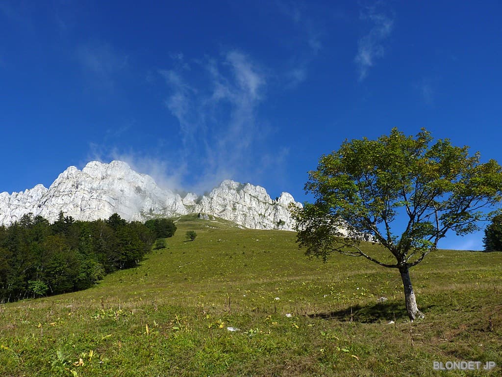 Petit Som vu du col de la Ruchère