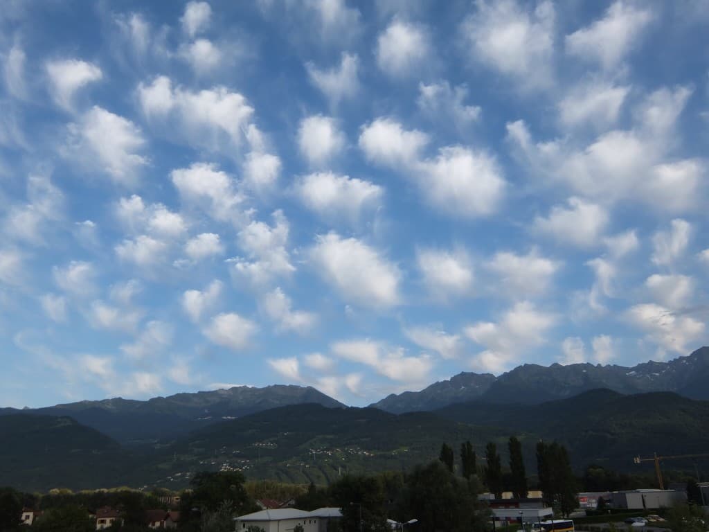 Alto cumulus virgatus