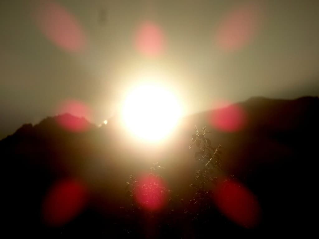 LE SOLEIL SE LEVE SUR BELLEDONNE