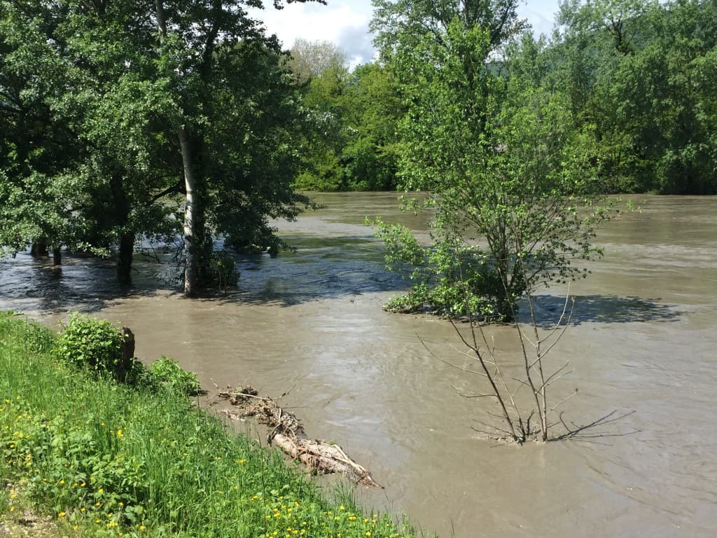 Crue de L'Isère après les pluies d'hier
