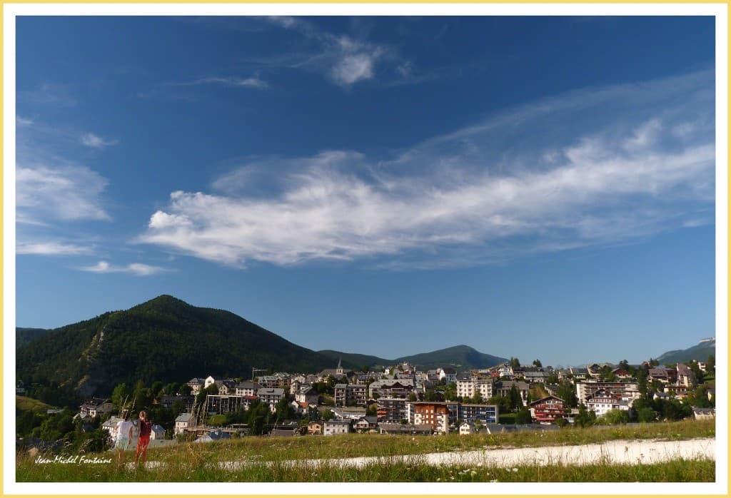 beau et chaud avec cirrus passagers