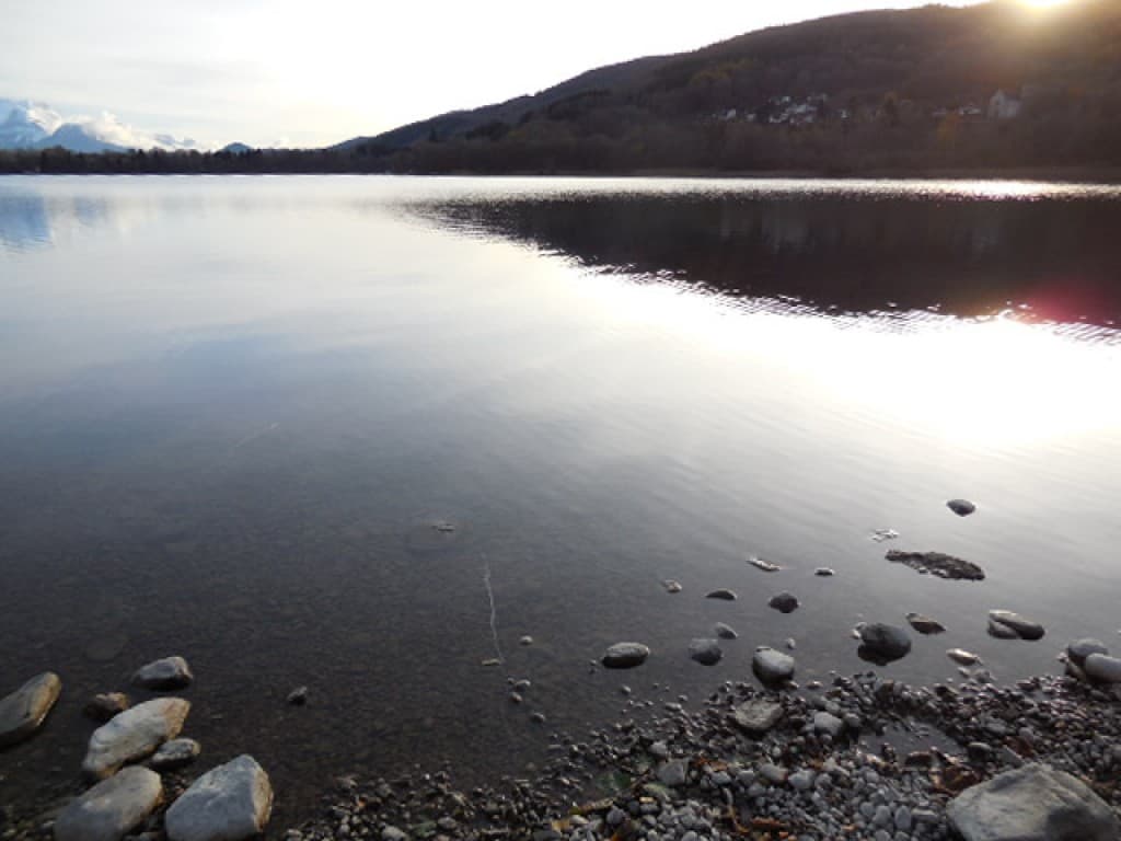 Soleil couchant sur le lac Petichet