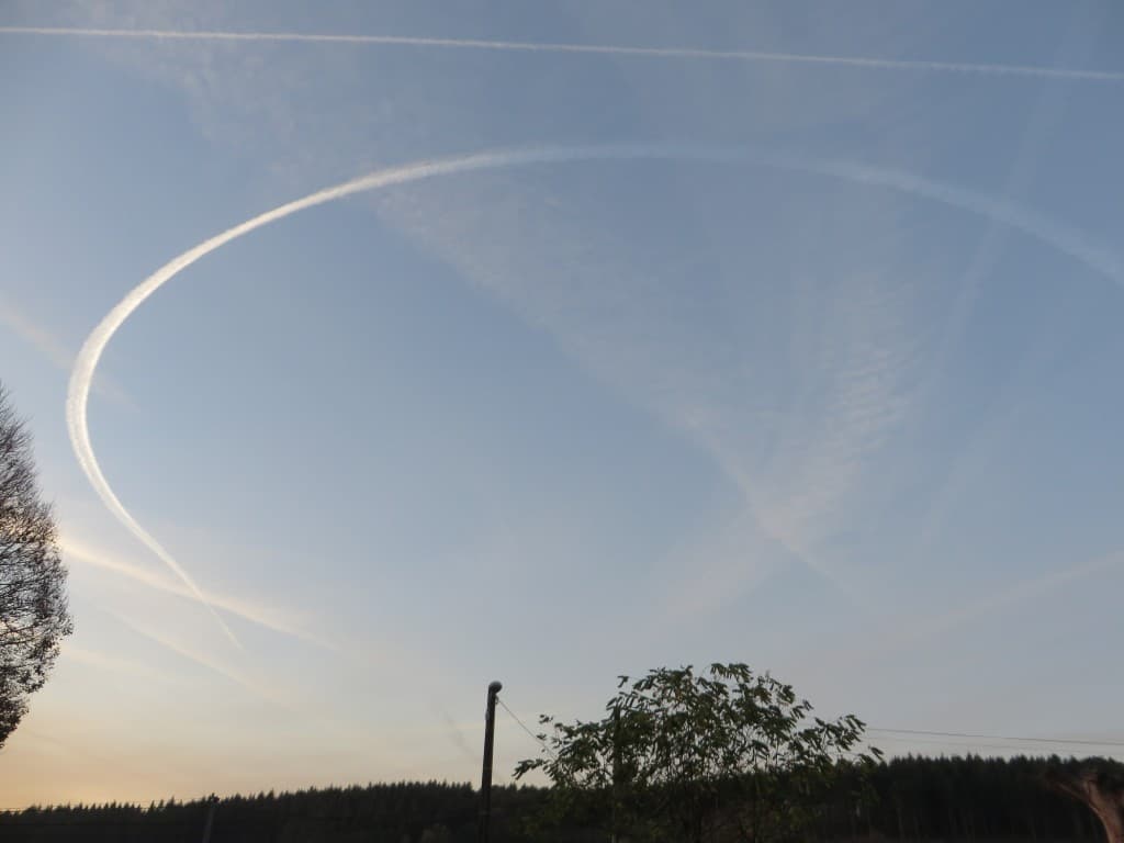 demi-tour dans le ciel