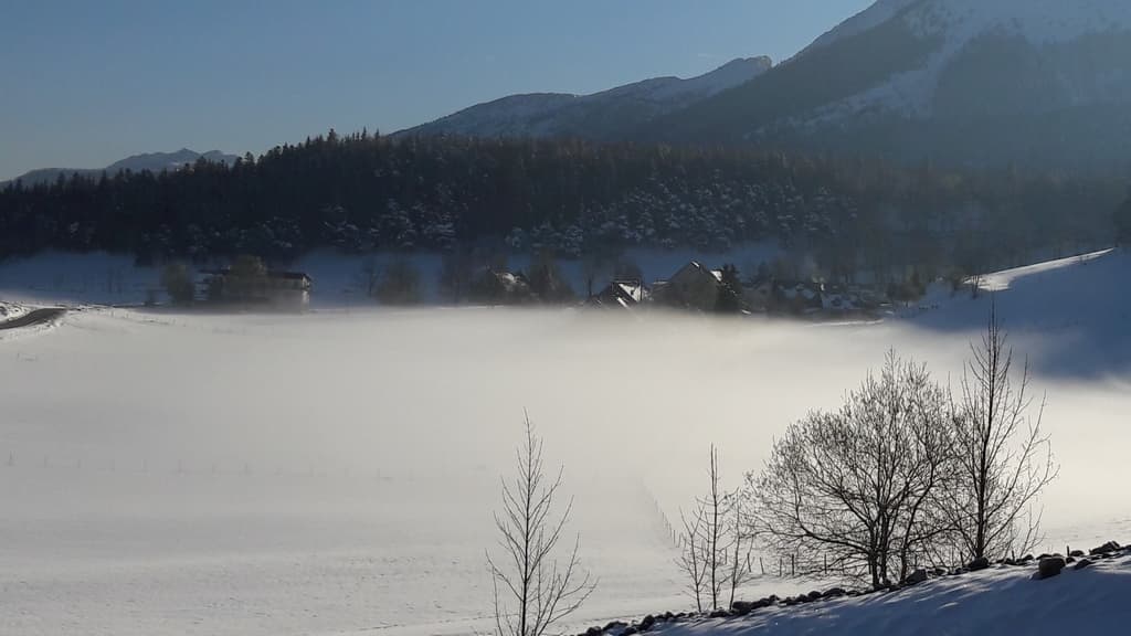 Hameau Les Clots au petit matin