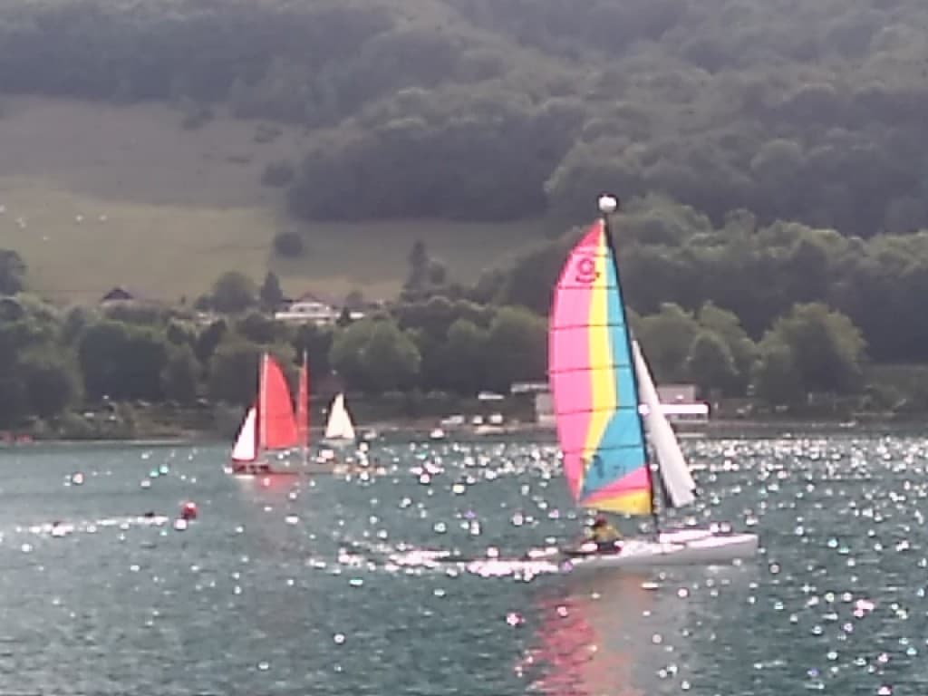 Voiliers sur le lac de Laffrey