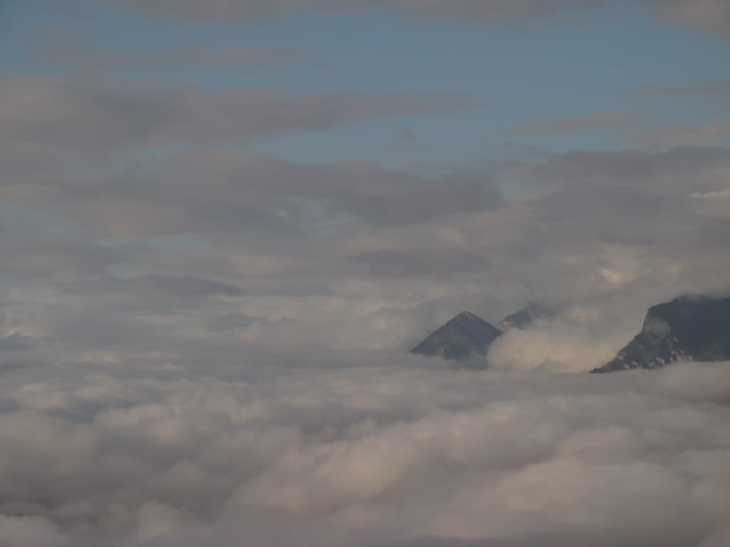 Contreforts du Vercors dans les nuages