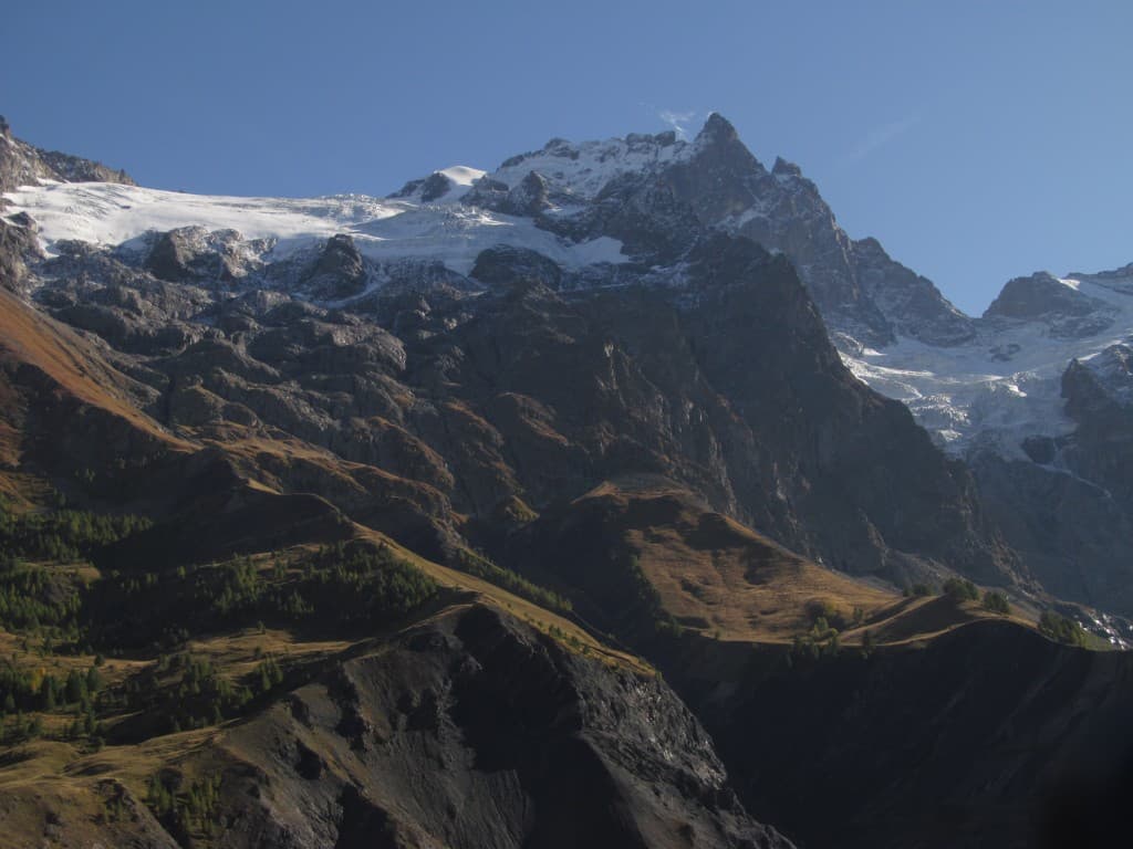 La Meige dominant l'automne