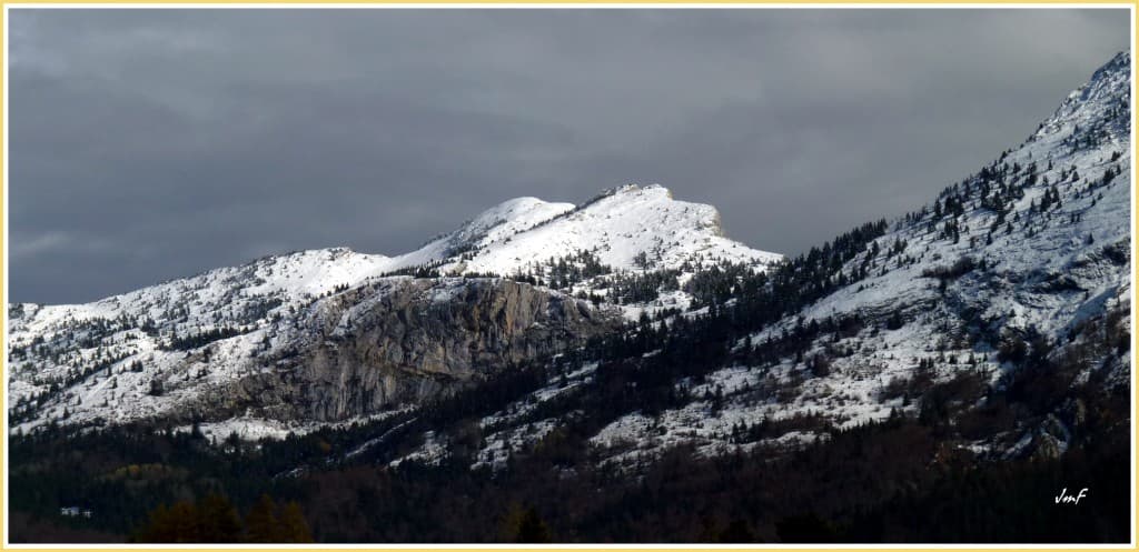 sommets bien enneigés