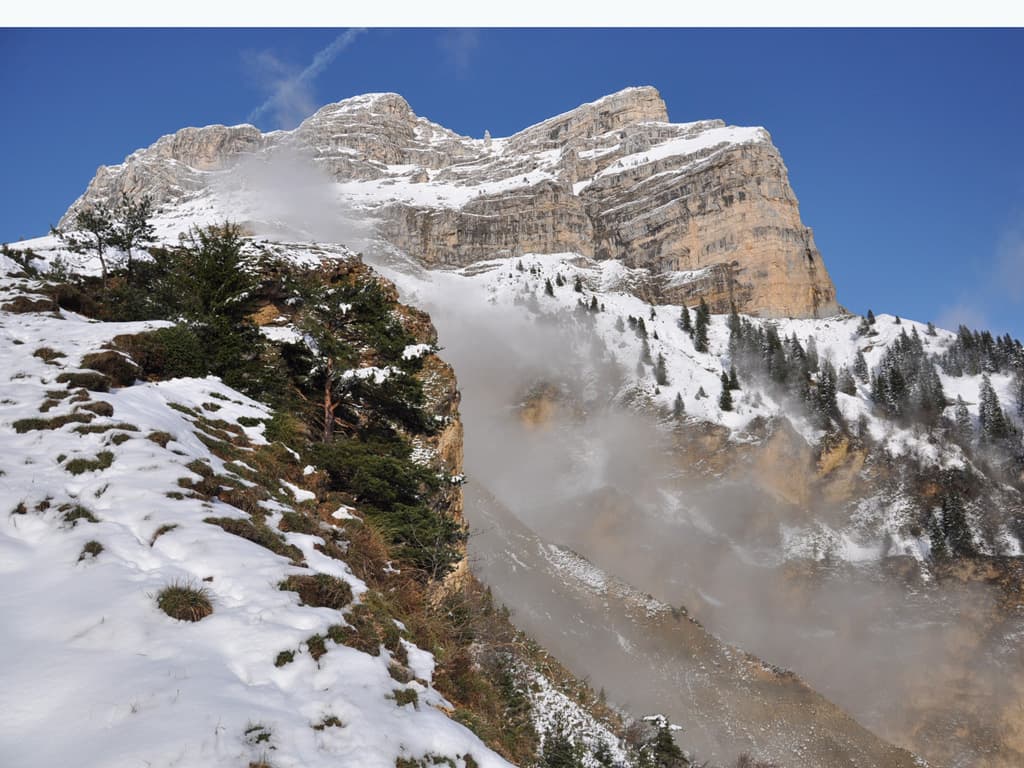Vue sur la Dent de Crolles.MG