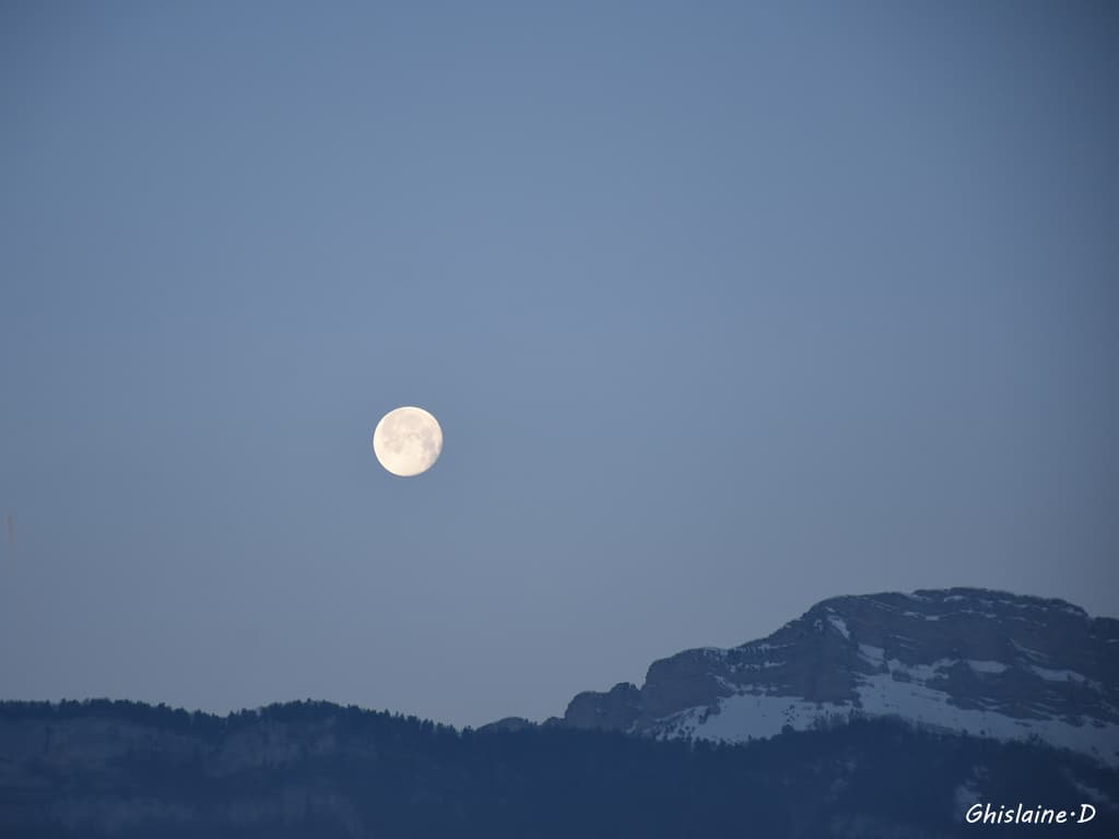 dernier rayon de lune sur Chamechaude