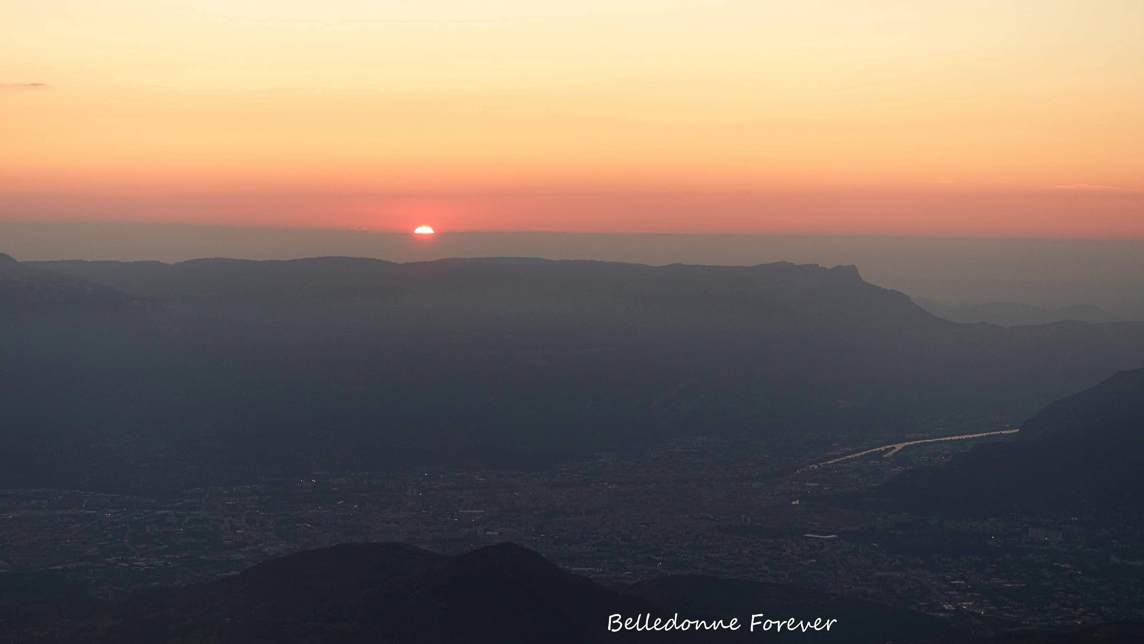 La nuit arrive sur Grenoble A.P.