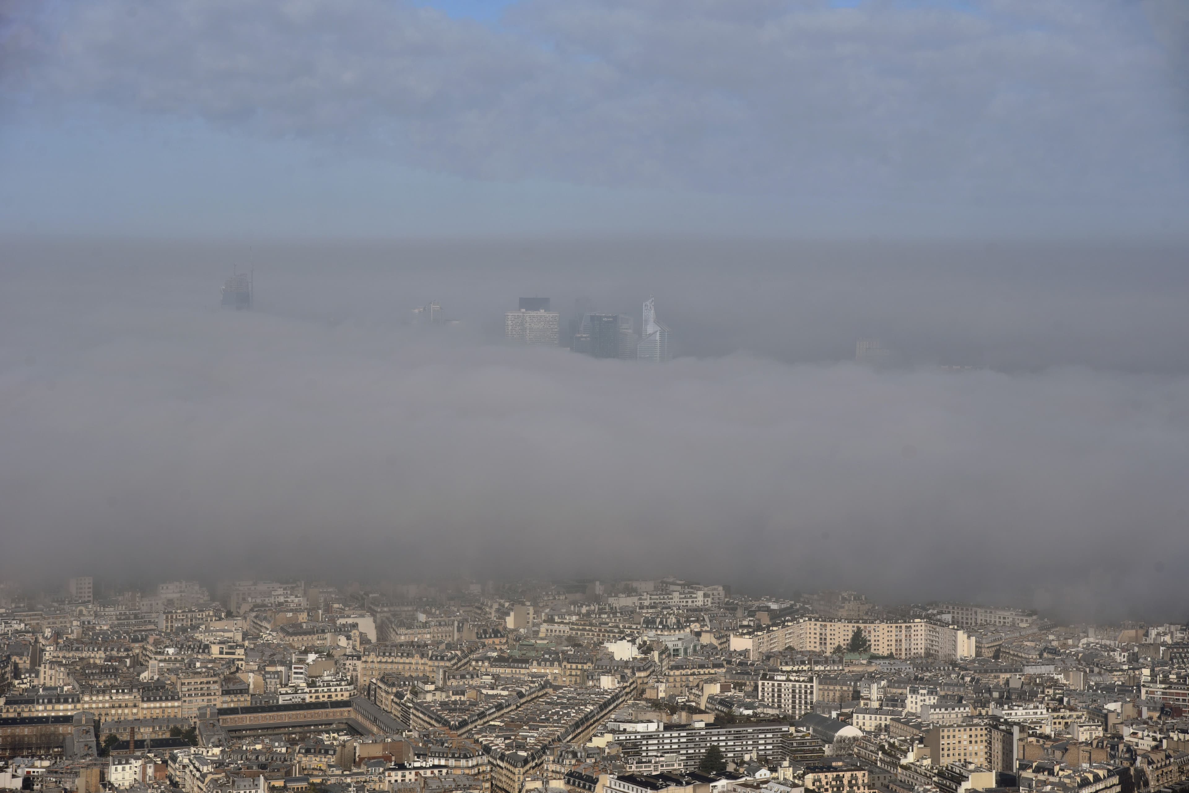 Ville sur un nuage