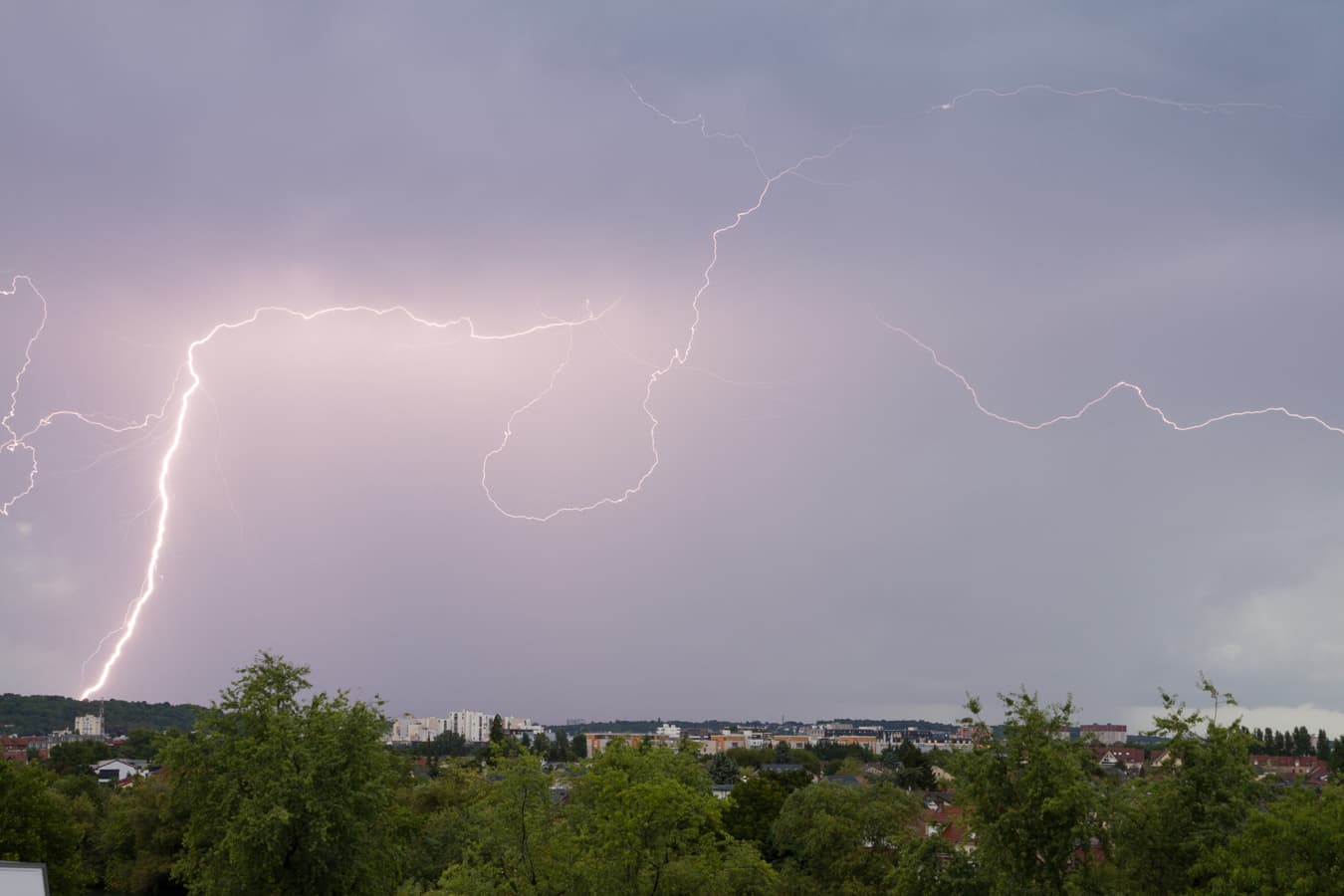 Enfin de la pluie (16 mm).