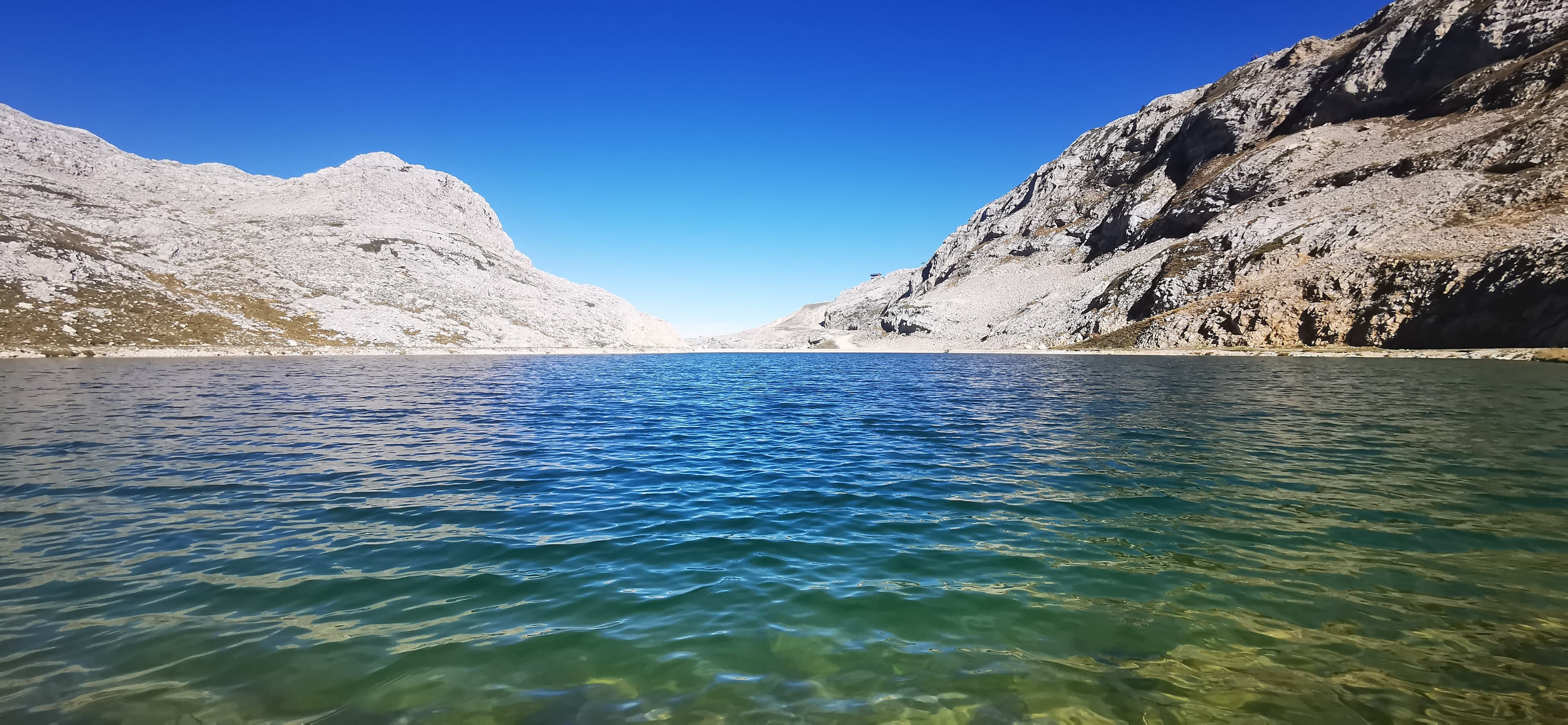 Lac de la Moucherolle (1930m)
