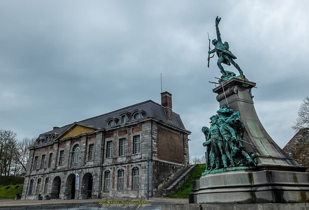 Le gris, tambour battant !