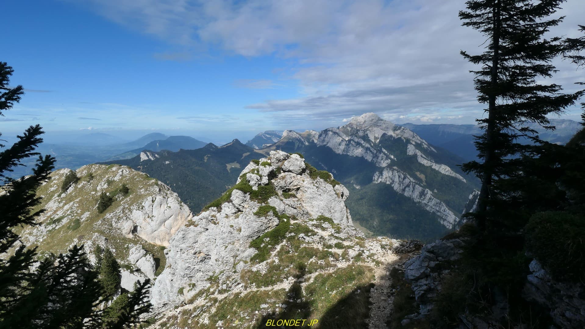 Grand Som vu des pentes du Charmant Som