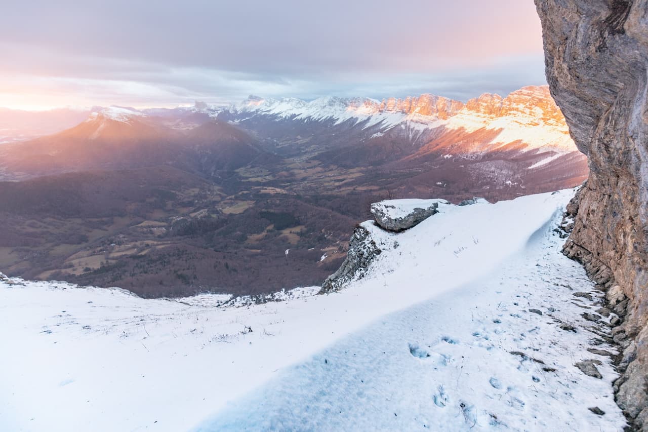 Lever de soleil sur la barrière orientale du Vercors