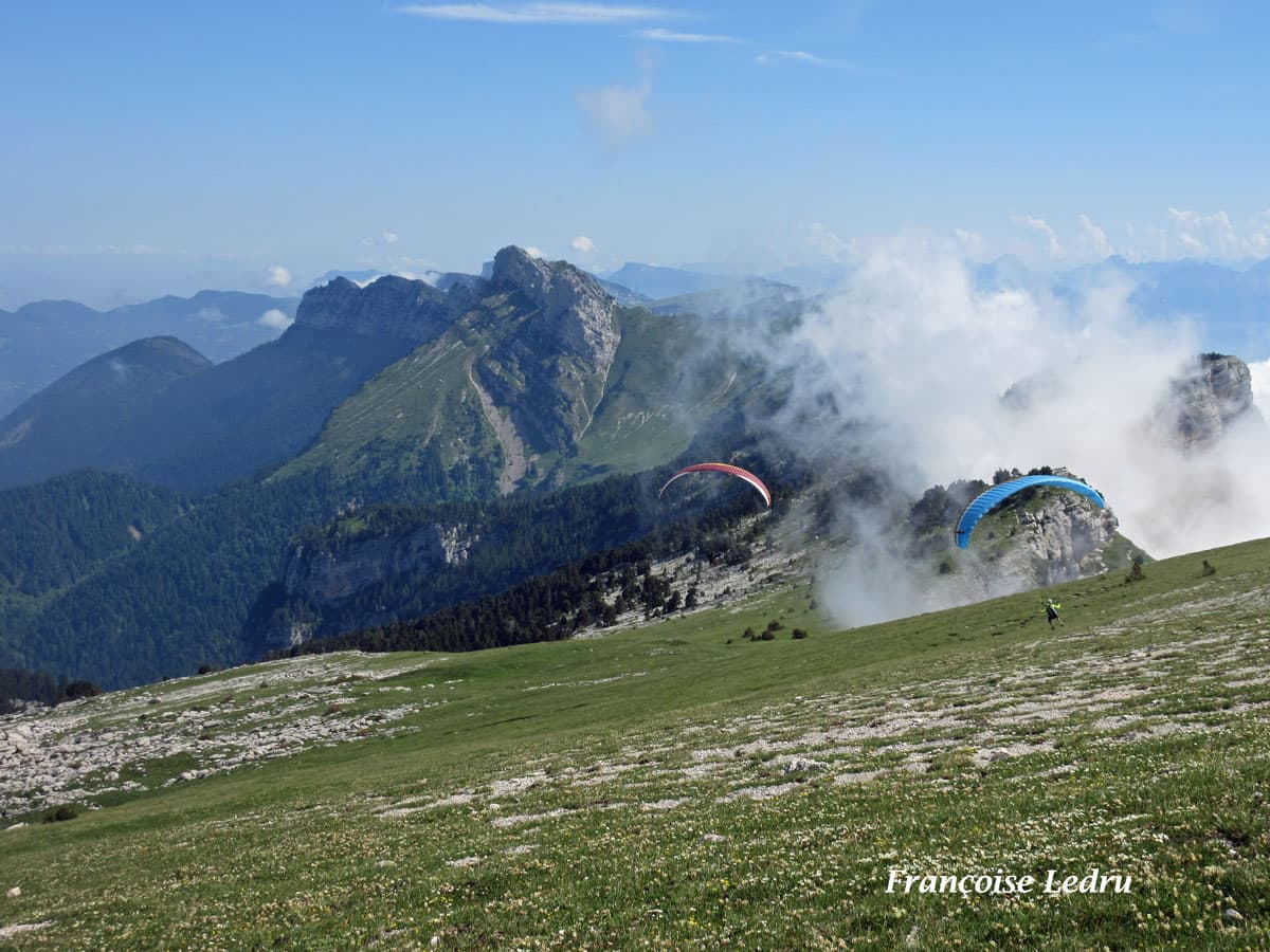 Soleil et nuages en montagne