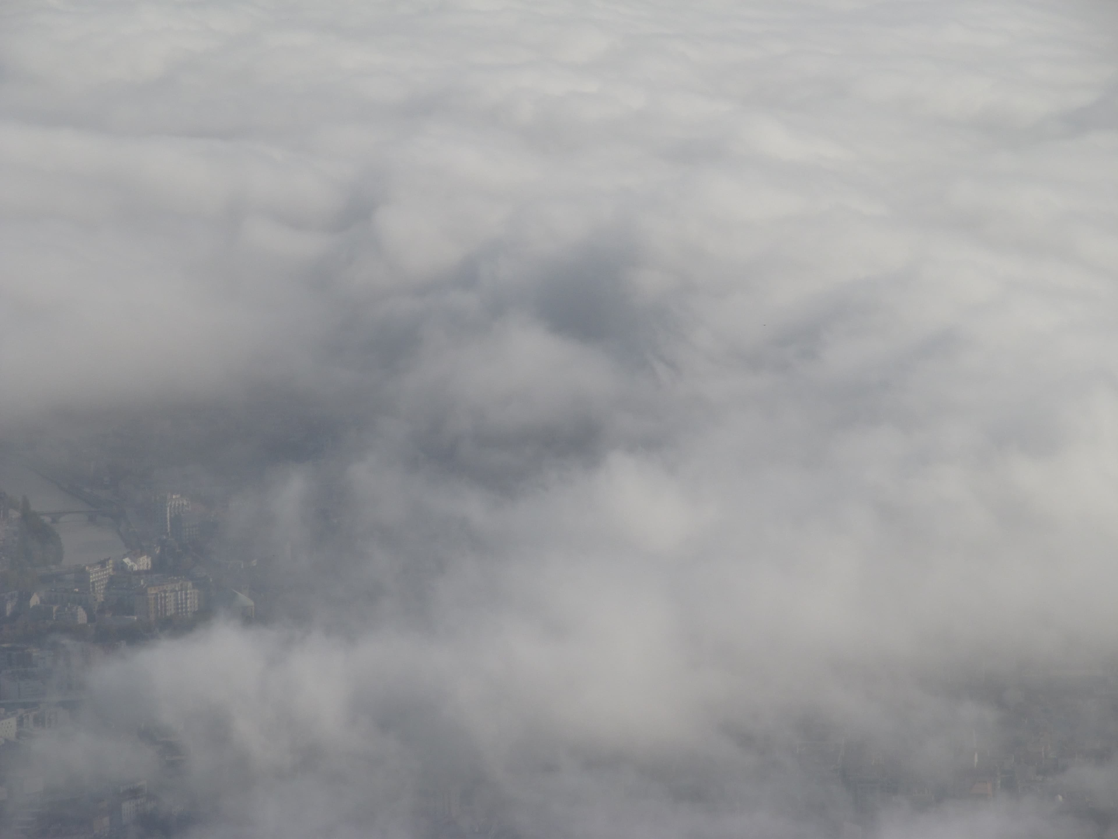 Nuages bas sur Grenoble