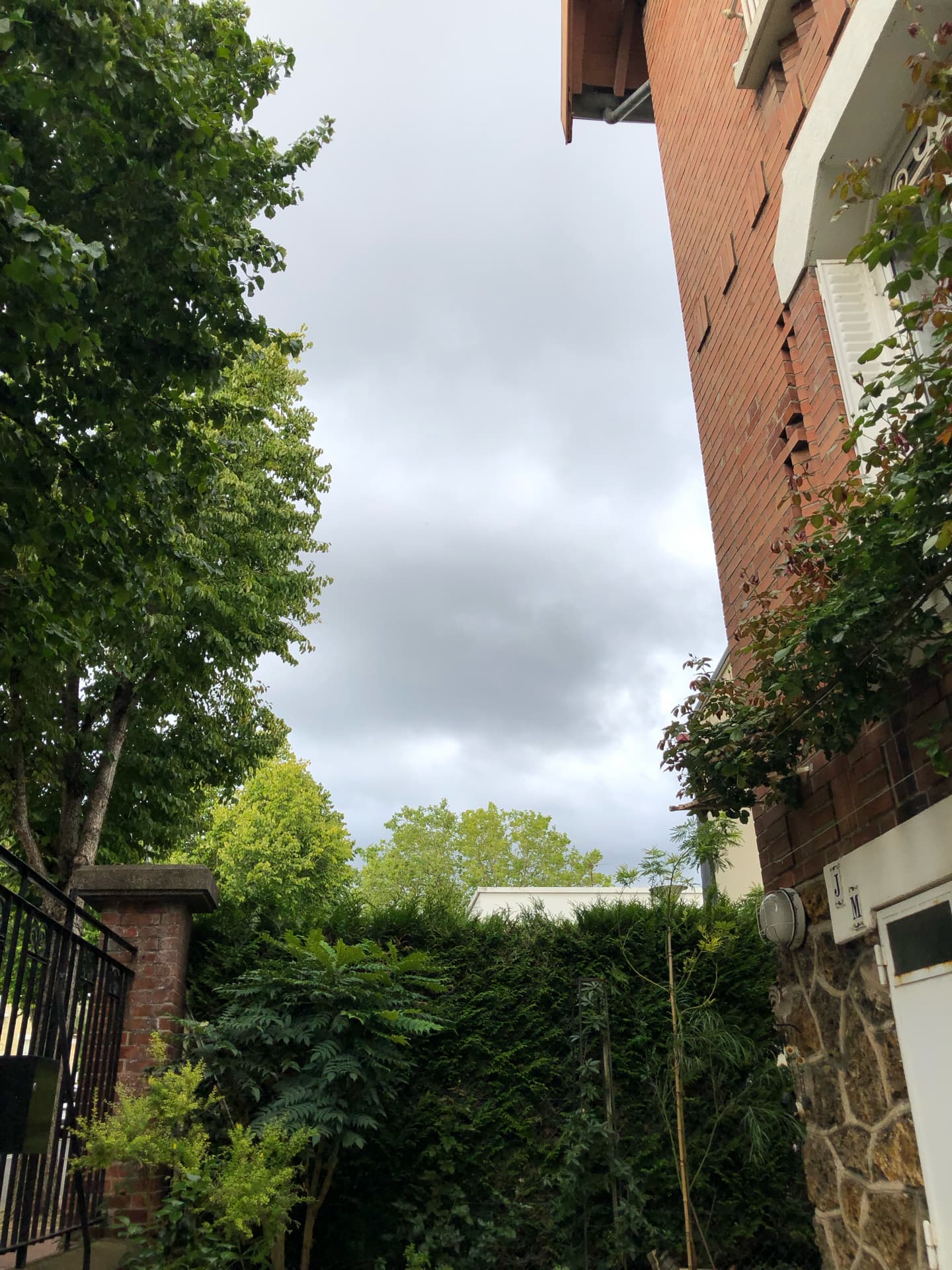 ciel-menacant
