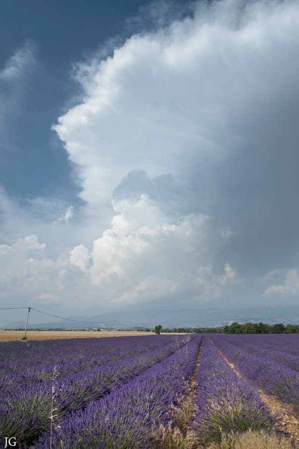 Image d'illustration pour Pourquoi y a t'il autant d'orages en Haute-Provence?