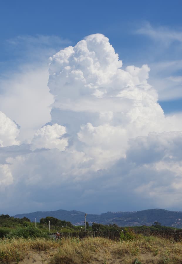 Image d'illustration pour Phénomènes orageux - le cumulonimbus