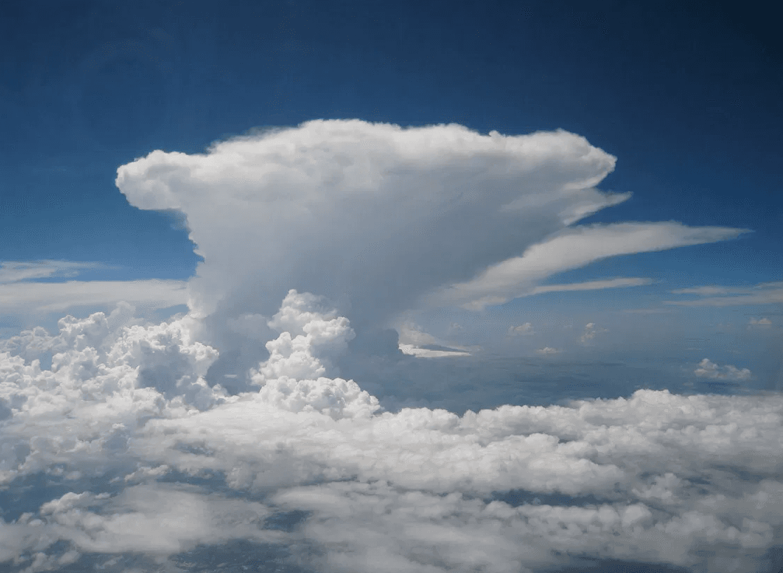 Image d'illustration pour Phénomènes orageux - le cumulonimbus