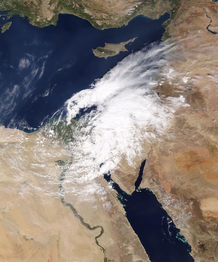 Image d'illustration pour Incendies en Californie, inondations au Japon, cyclones Pablo et kyarr...