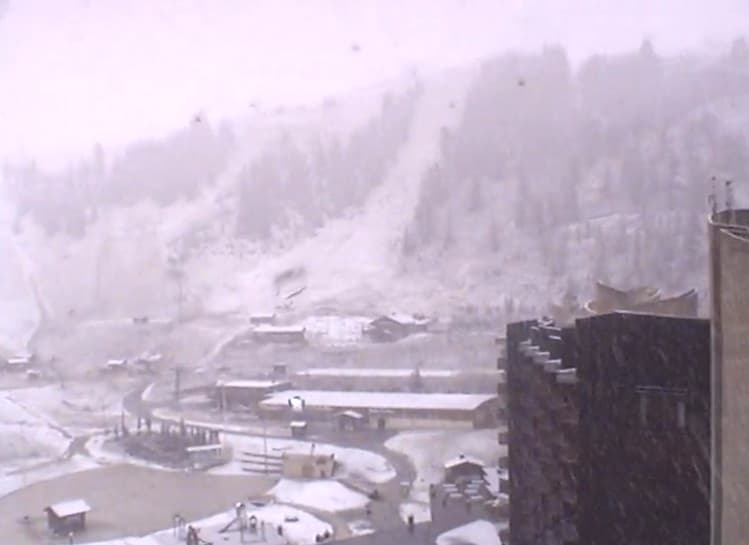 Image d'illustration pour Neige en montagne en septembre : Un phénomène peu commun ?