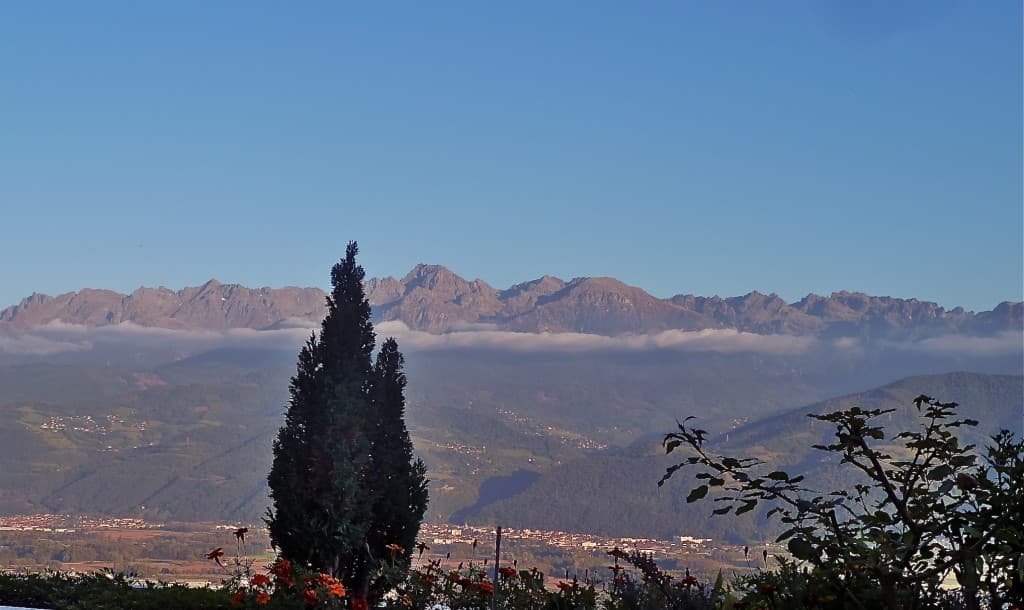 Belledonne met son écharpe (M. ALTER)