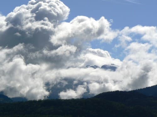 Fenêtre sur la Croix de Chamrousse