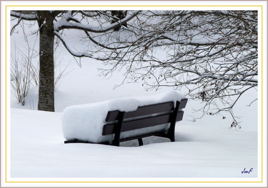 le banc sous 40 cm de poudreuse