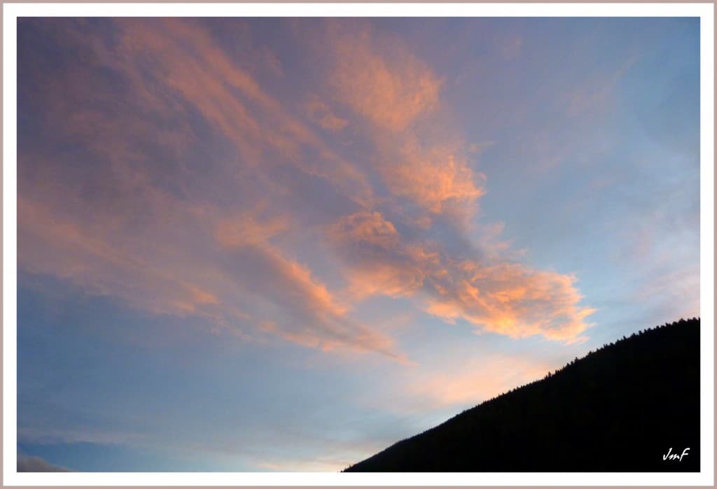le ciel flamboie 