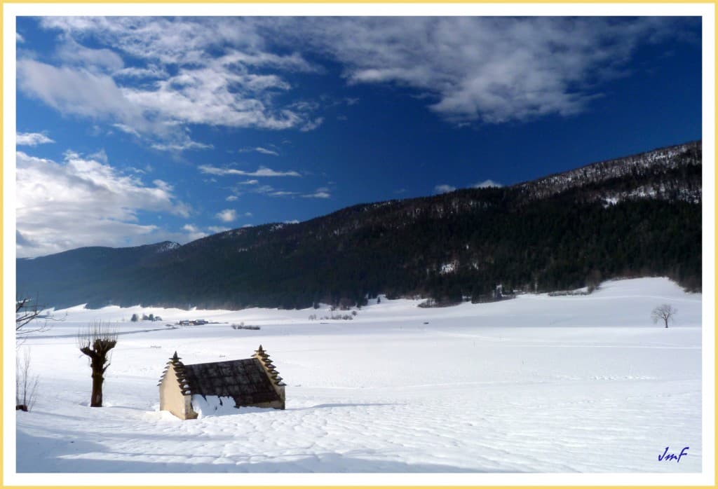 le vent de sud a travaillé la neige
