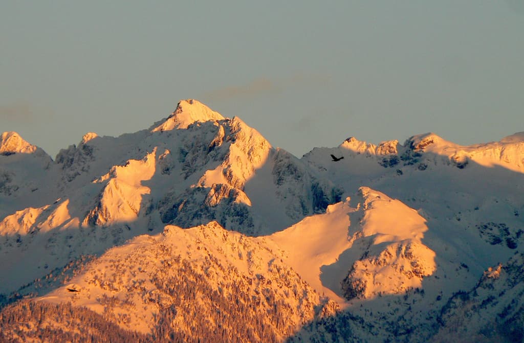 Neige et soleil couchant sur Belledonne