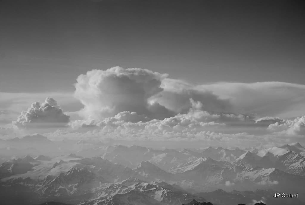 orage sur les alpes