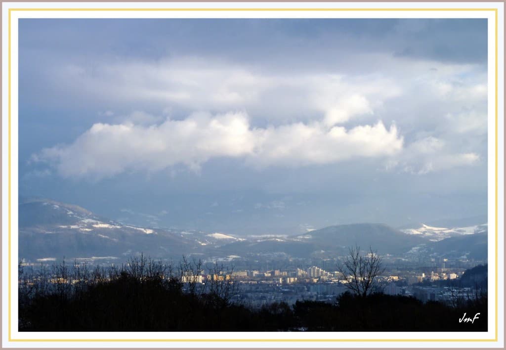 très nuageux sur le bassin de Grenoble