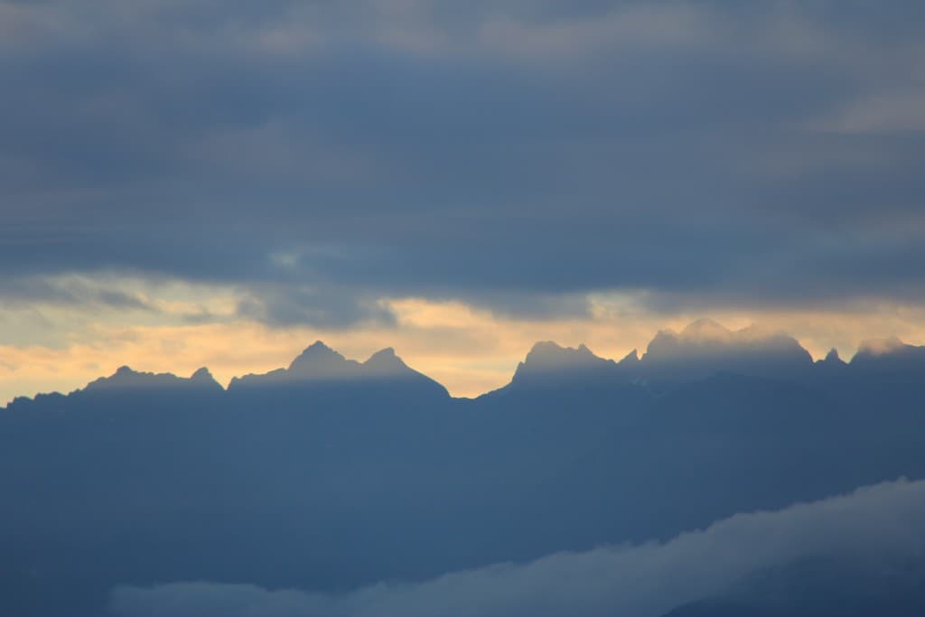 Chaîne de Belledonne au matin (EL)