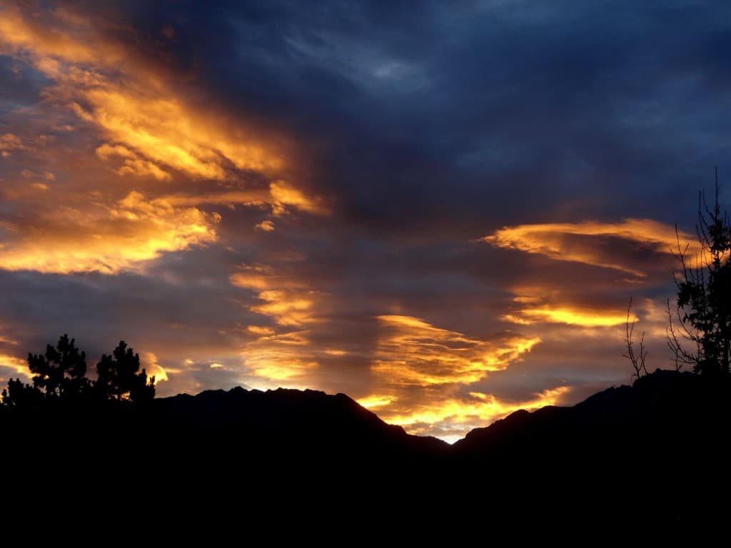 CIEL EN FEU SUR BELLEDONNE