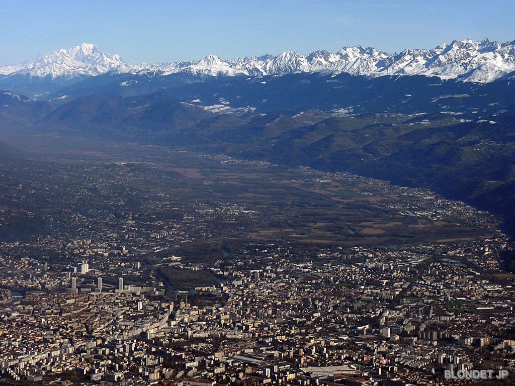 Grenoble au pied du Mt Blanc