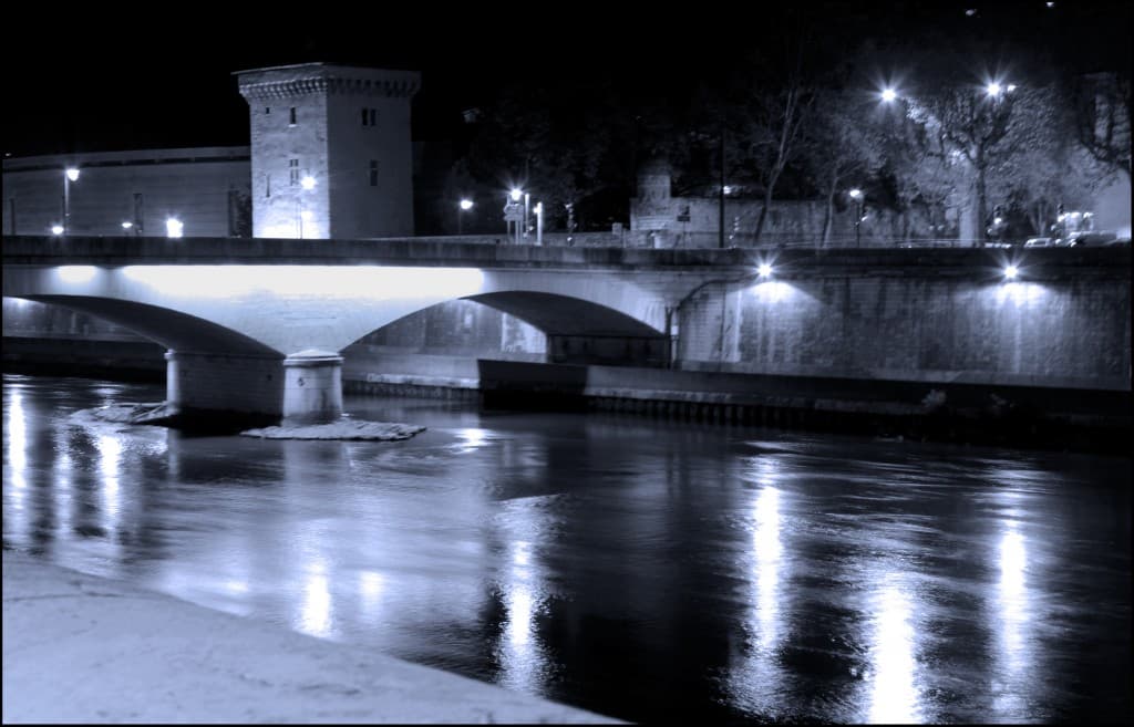 Grenoble dans la nuit froide (el)