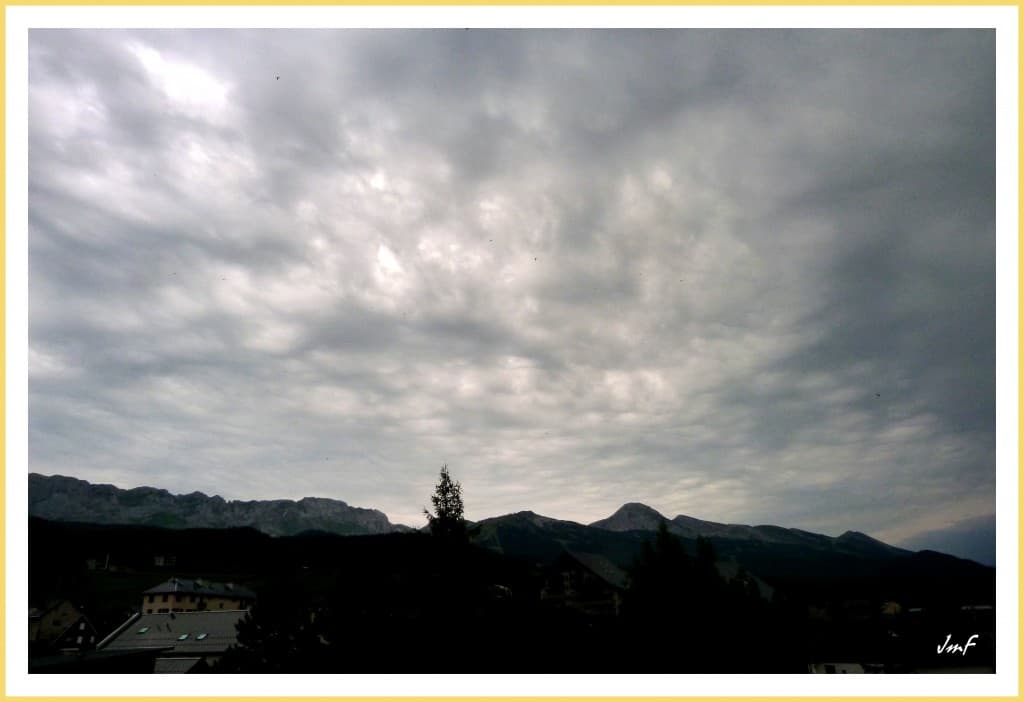 le ciel est bien menaçant en matinée