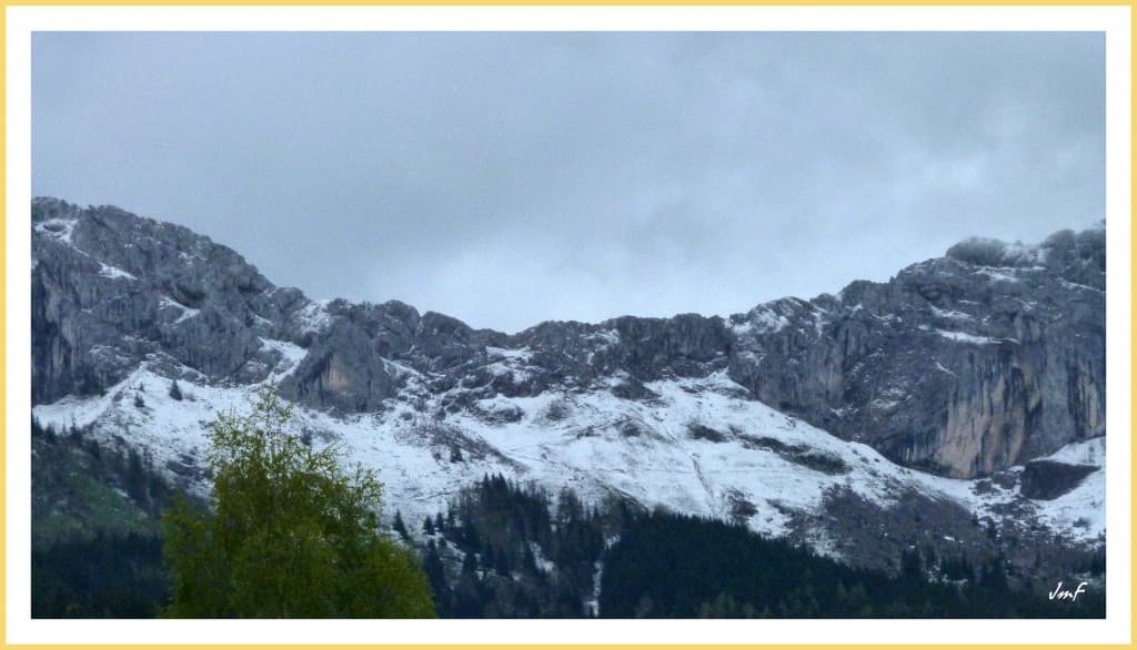 très nuageux au col vert