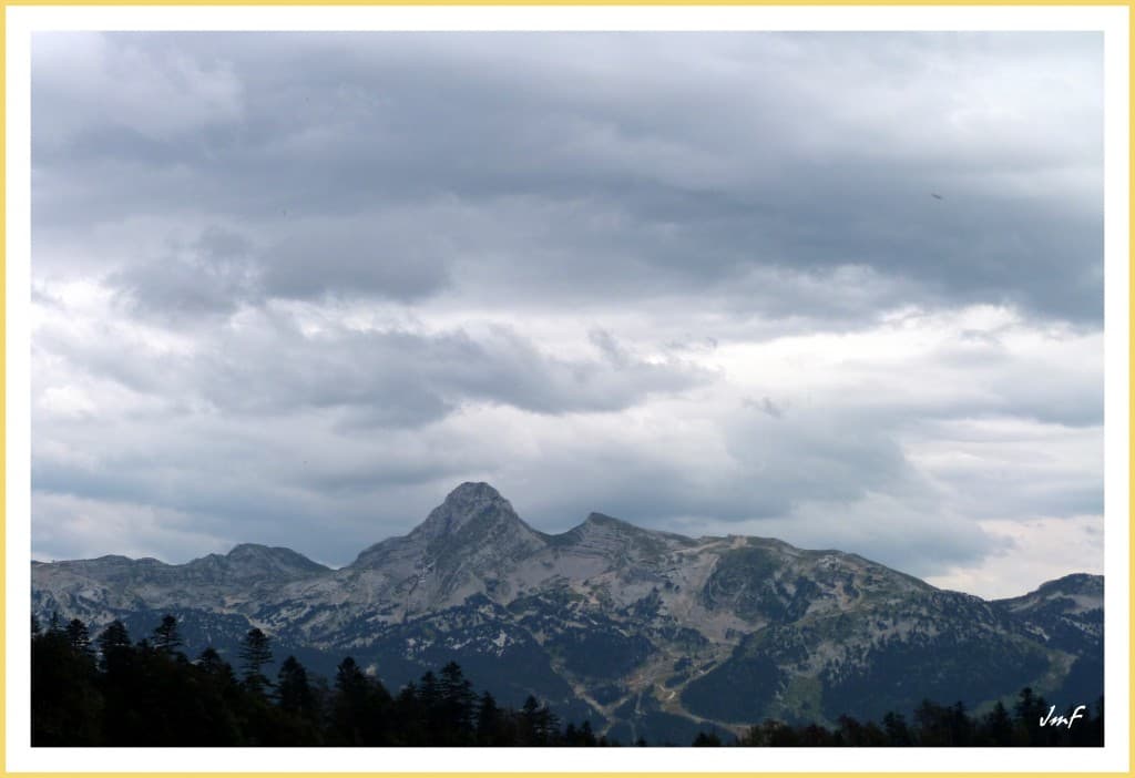 très nuageux sur le Vercors