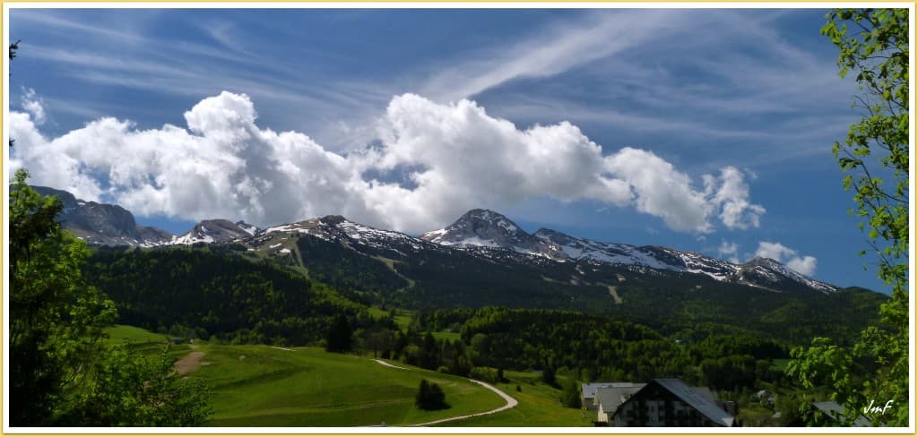 ça bourgeonne au dessus des crêtes