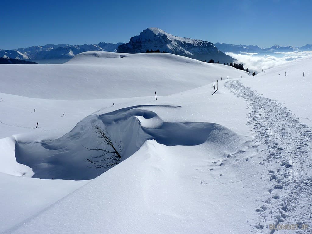 En allant au Charmant Som