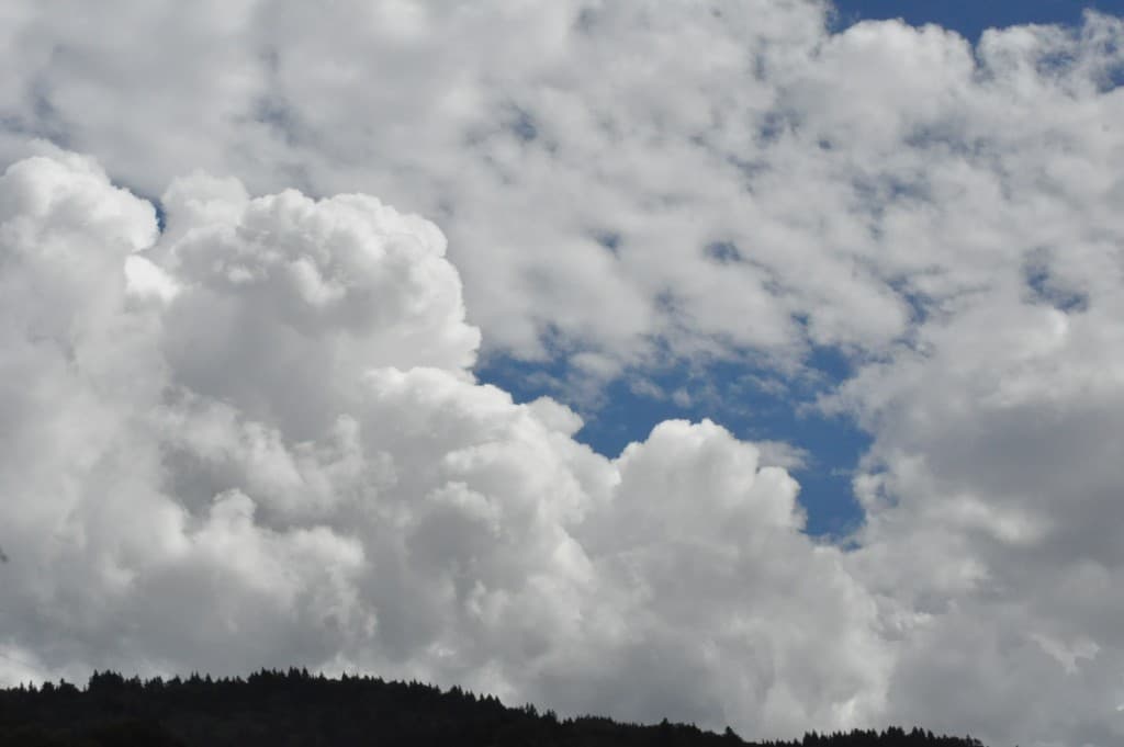 Nuages inquiètant, annoncant l'orage !!!